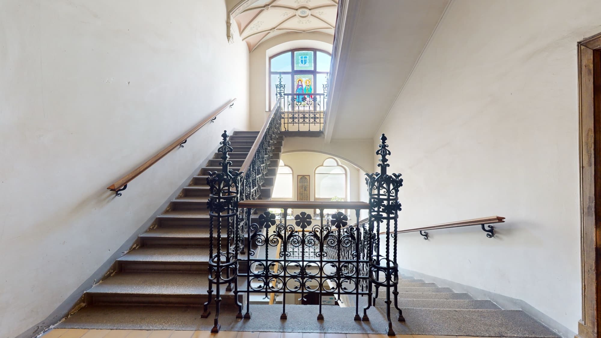Historické schodiště fary u svatého Jakuba, Jakubská 11, Brno